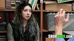 porndude ช่วงนี้ตกงานเยอะผู้หญิงคนนี้เลยต้องขโมยของในร้านสะดวกซื้อ แล้วเธอก็ยอมถูกข่มขืน เพื่อไม่โดนจับ