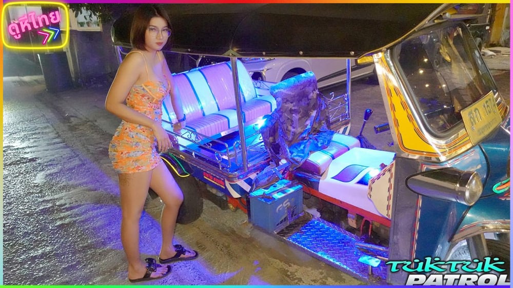 Tuktukpatrol – Somsom น้องส้มนมตึงๆผมสัดจัดฝันน่ารัก ฝรั่งรับออกมาจากผับที่ถนนข้าวสาน โดนควยตอกหีร้องลั่น ยาวขนาดนั้นไม่เจ็บได้ไง